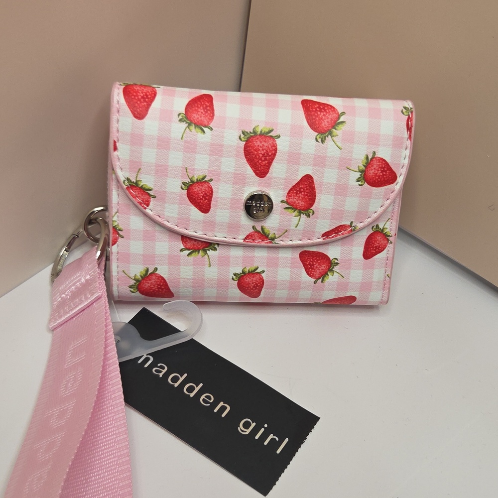 🍓🔹️Madden Girl🔹️ Strawberry Gingham Wristlet Wallet Pink Multi Card Holder